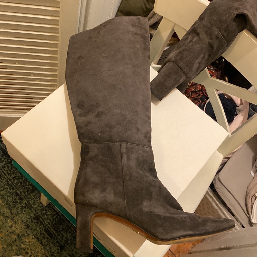 Lafayette New York 148 size 7 grey suede knee high boots